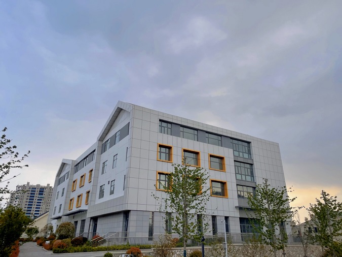 經(jīng)濟(jì)開發(fā)區(qū)鄰里中心2號(hào)樓.jpg 經(jīng)濟(jì)開發(fā)區(qū)鄰里中心2號(hào)樓.jpg